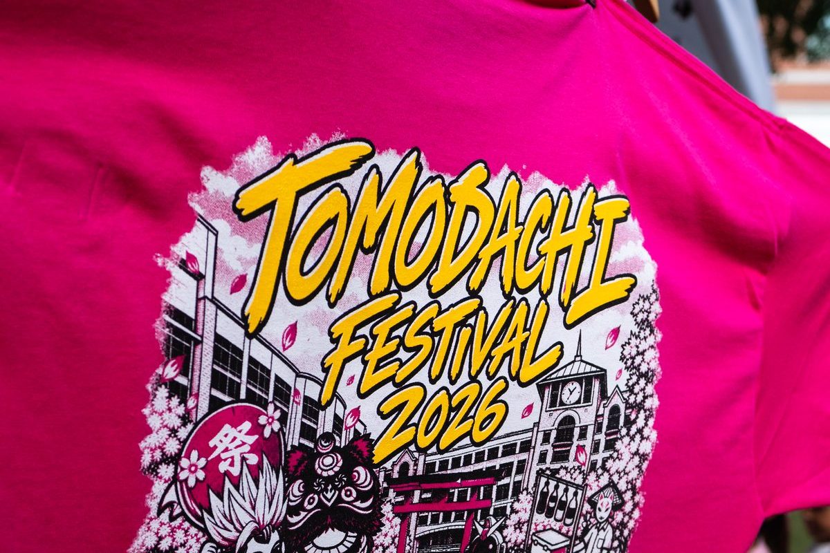 粉色的 Tomodachi Festival 2026 T恤